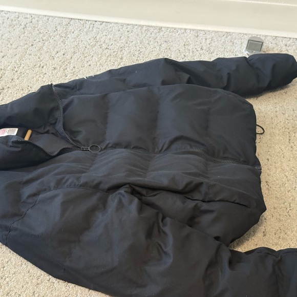 Gymshark M never worn only in storage so new as new can be Black Puffer Jacket - Picture 11 of 16